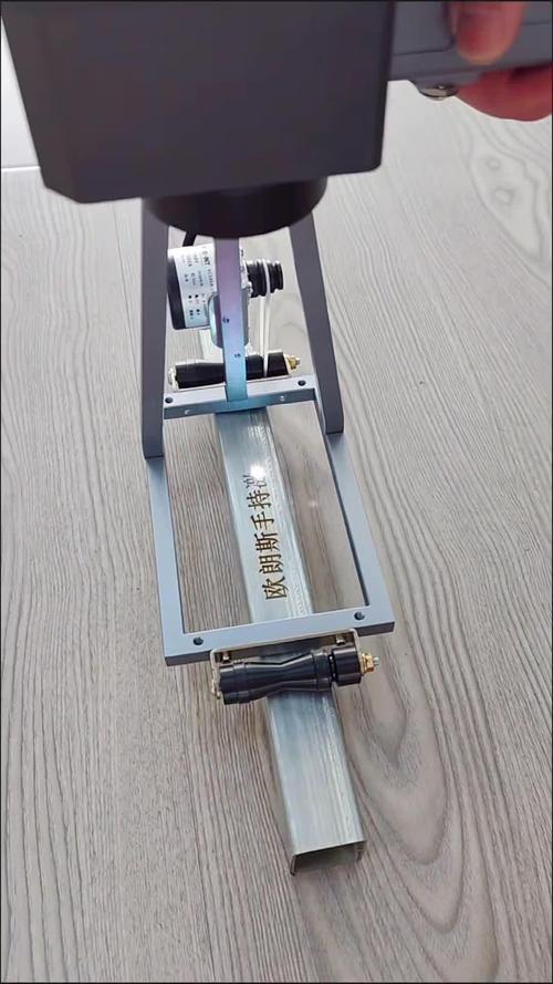 手持式激光打标机 便携高效，重塑金属打标与喷码新体验